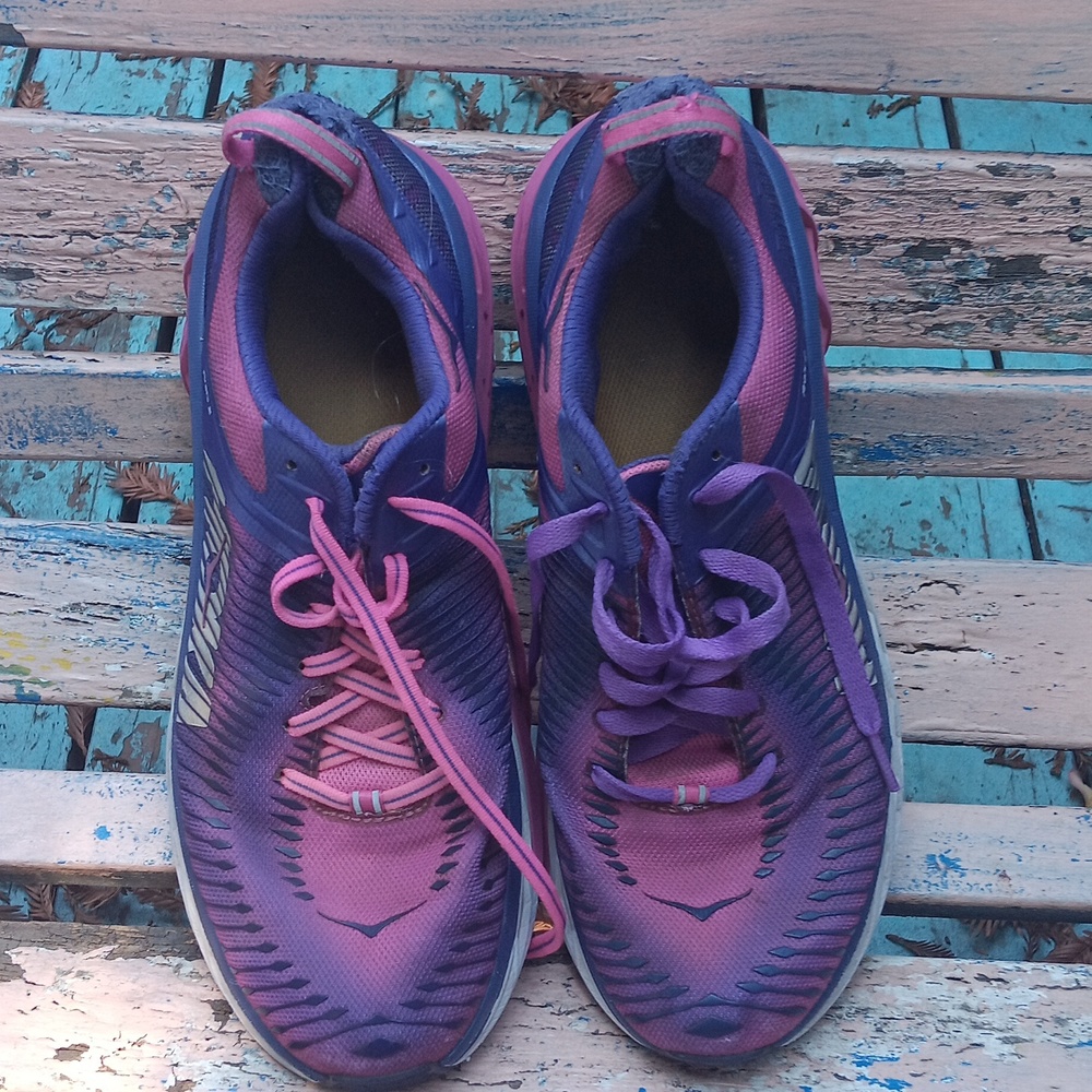 HOKA SHOES SIZE 10.5